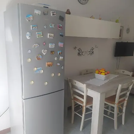 Alfredo And Anna Little House's