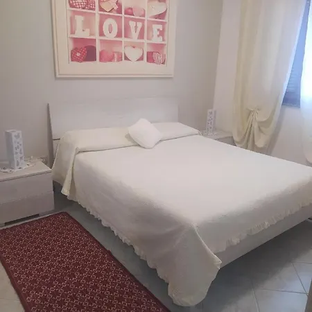 Alfredo And Anna Little House's