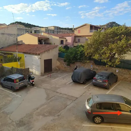 Alfredo And Anna Little House's *